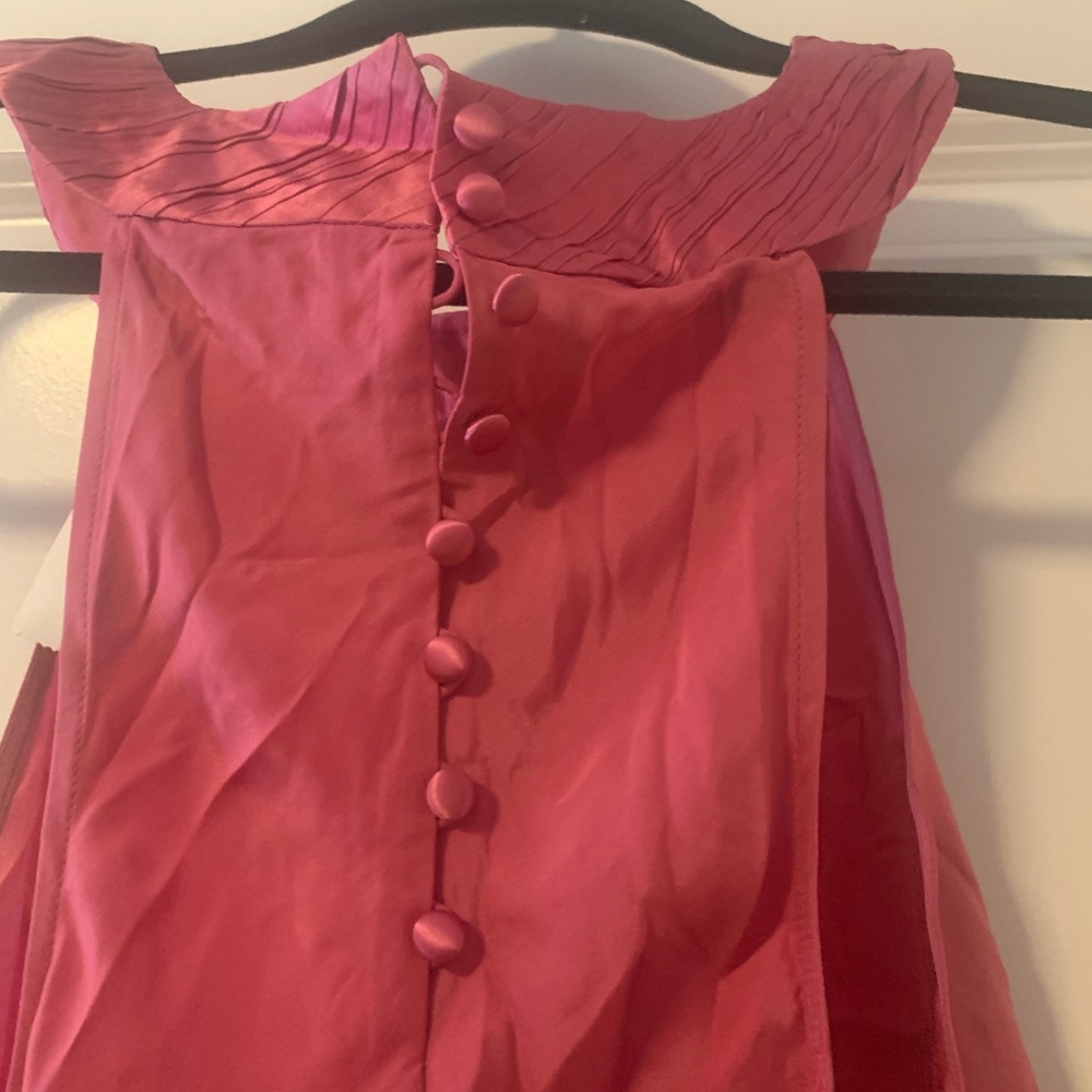 Sleeveless top - Picture 2 of 3